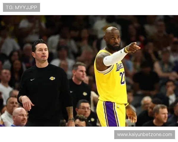 湖人宣布与勒布朗续约三年 詹姆斯将继续带领球队冲击总冠军