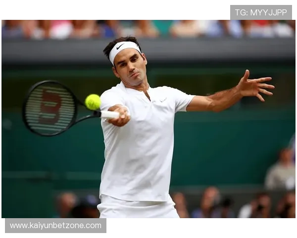 网球巨星激战大满贯赛场精彩瞬间引发球迷热议